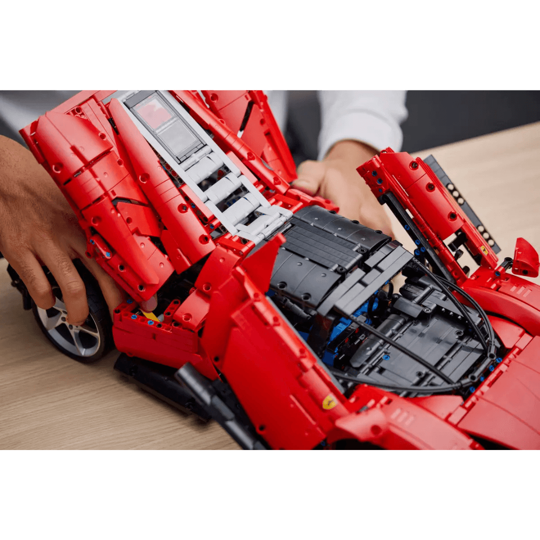 Ferrari Daytona SP3 | 3778PCS | 1:8